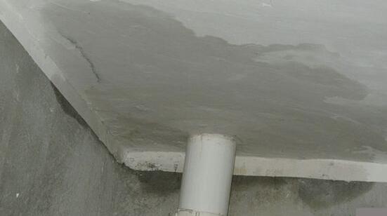 江蘇墻面滲水有什么辦法修復(fù)？屋頂防水施工的時候這些要留意